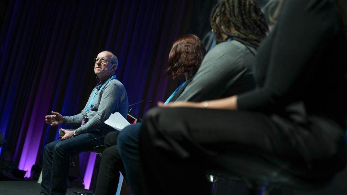 Mesa internacional, estatutos y ponencia federales y enmiendas